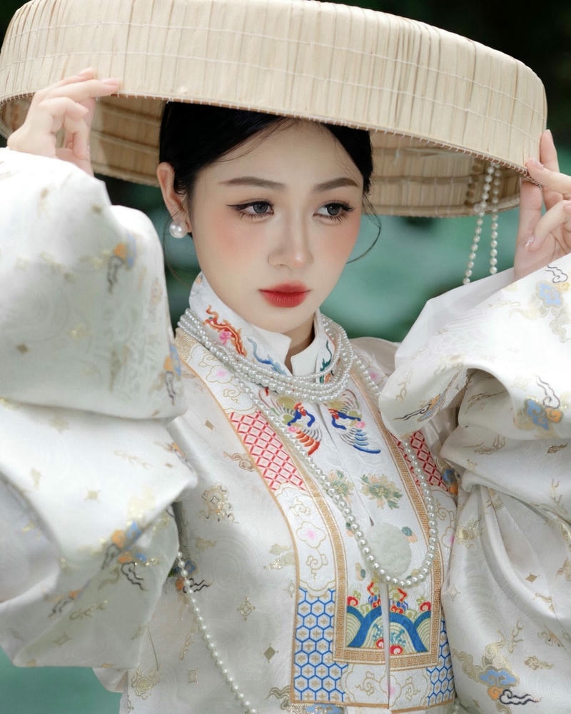Ảnh Trần Hà Linh với diện mạo hài hòa cuốn hút