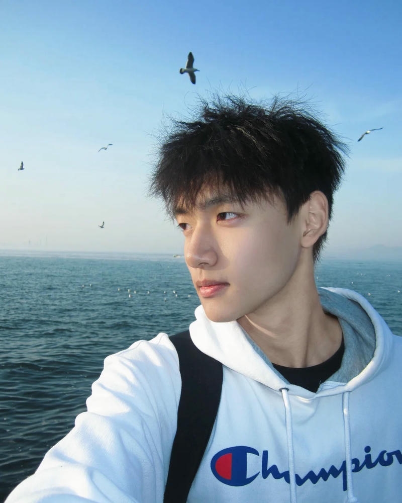 Chàng trai 2K12 với diện mạo hồn nhiên dễ mến
