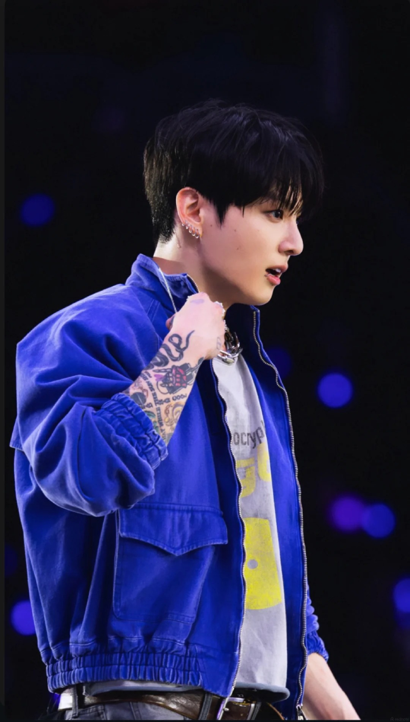 Jungkook BTS biểu diễn đầy thần thái