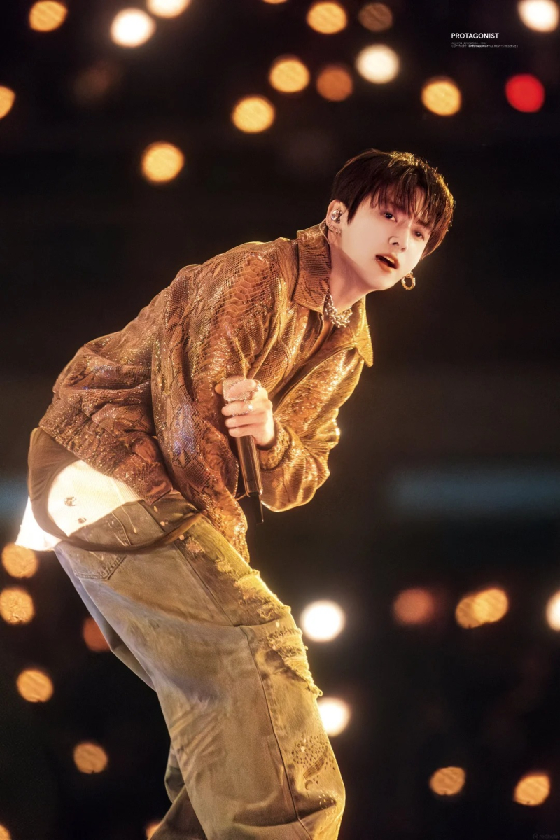 Jungkook BTS trên sân khấu đầy thần thái
