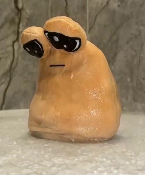 Meme buồn với biểu cảm cô đơn pha chút bất lực