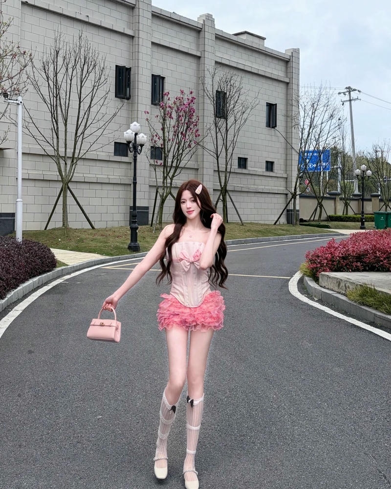 Mỹ nhân mặc pinky mang vẻ đẹp thanh lịch đáng yêu