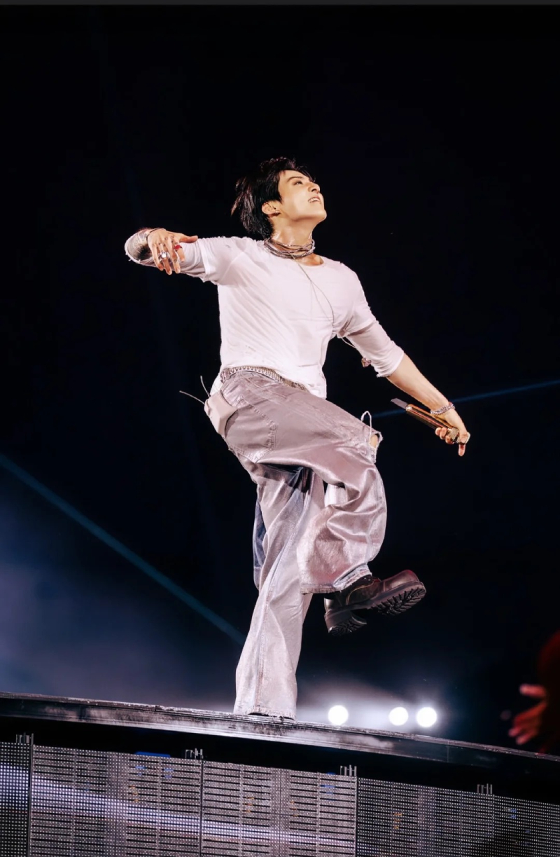 ảnh Jungkook BTS đầy cuốn hút