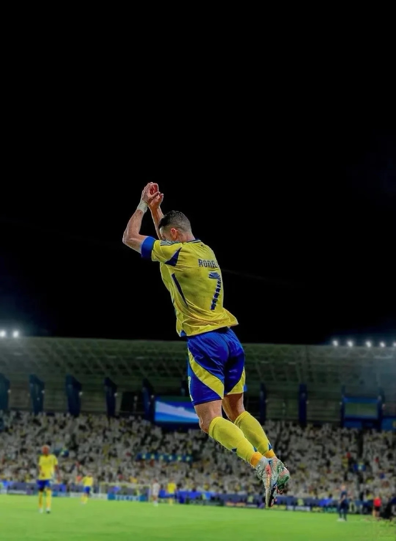 ảnh Ronaldo cool ngầu