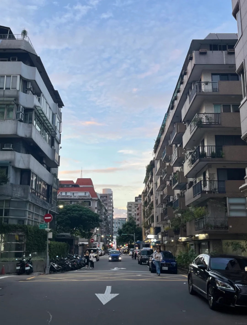 ảnh chill đường phố về đêm buồn và cô đơn