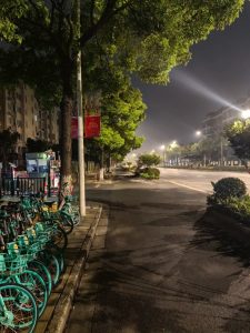 ảnh chill đường phố về đêm khi trời mưa