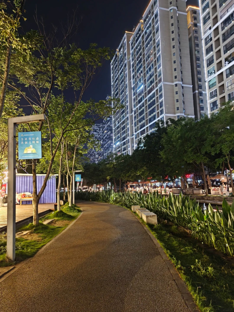 ảnh chill đường phố về đêm với ánh đèn lung linh