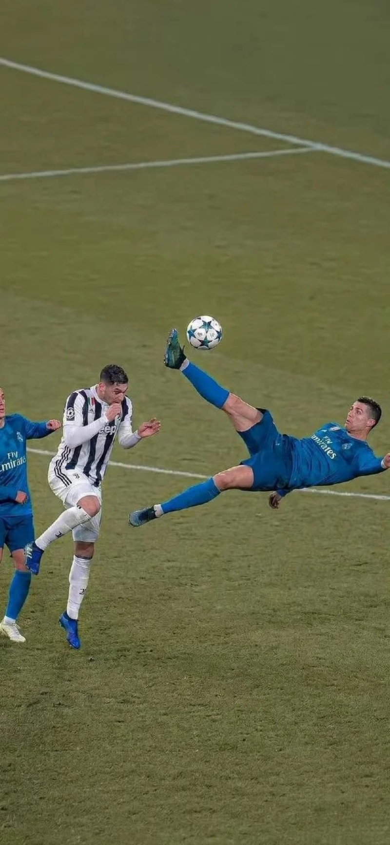hình Ronaldo với thần thái mạnh mẽ