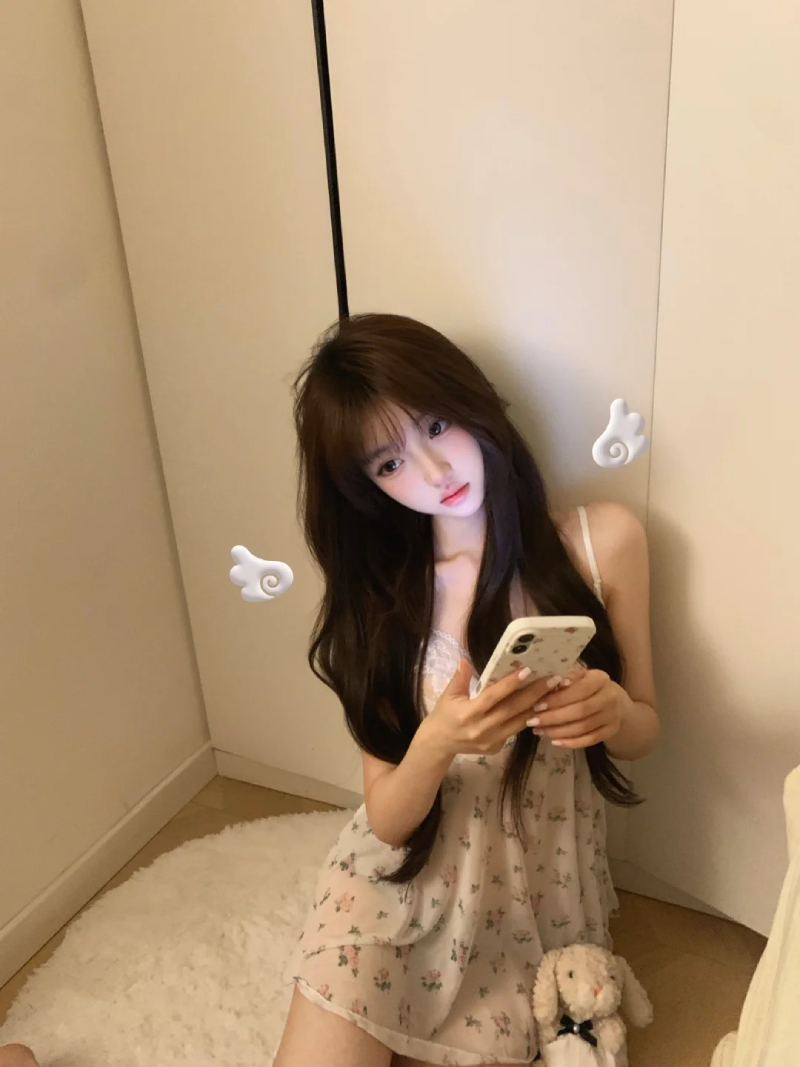 hot girl trẻ trung và xinh xắn