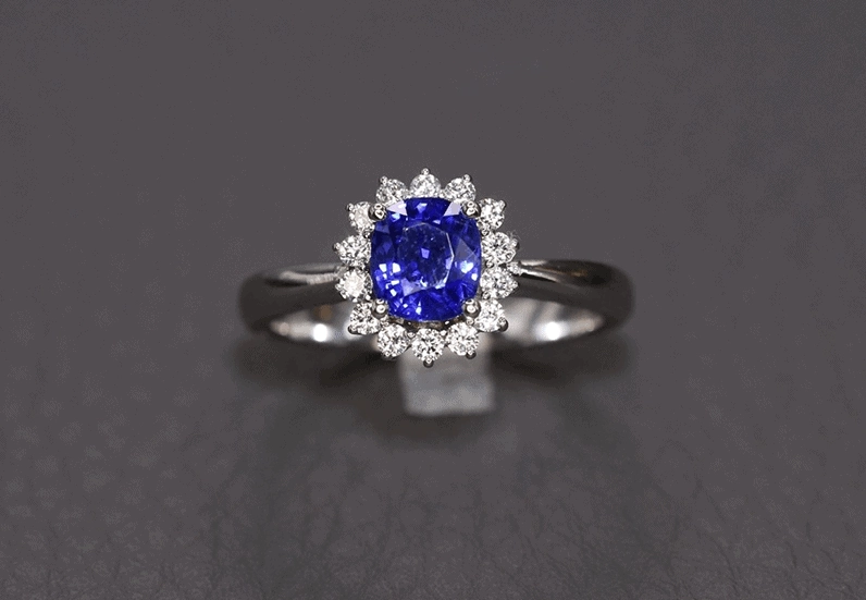 Trang sức đá Sapphire xanh tương sinh với tuổi Quý Mùi 2003 nên mang lại nhiều may mắn cho họ