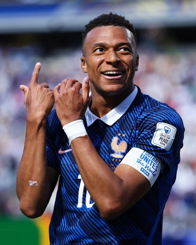 ảnh Mbappe đẹp nhất cùng đồng đội