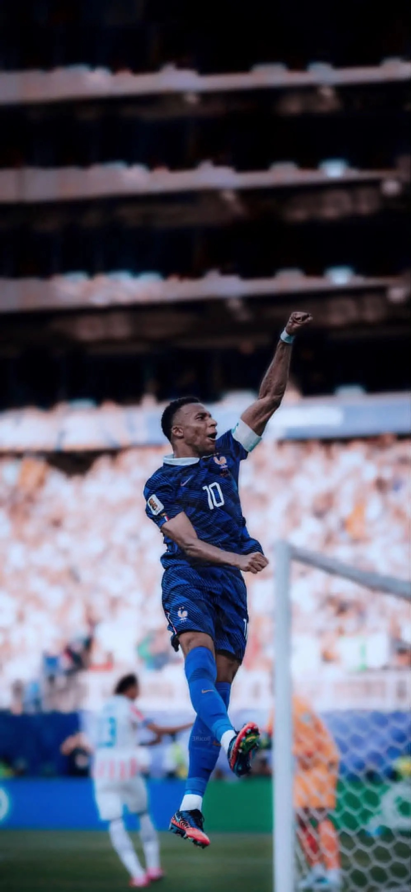 ảnh Mbappe đẹp nhất khi cầm bóng