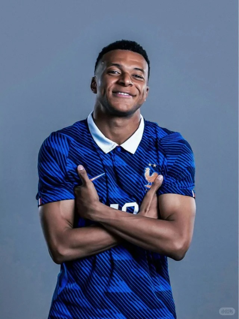 ảnh Mbappe đẹp nhất phong cách cinematic