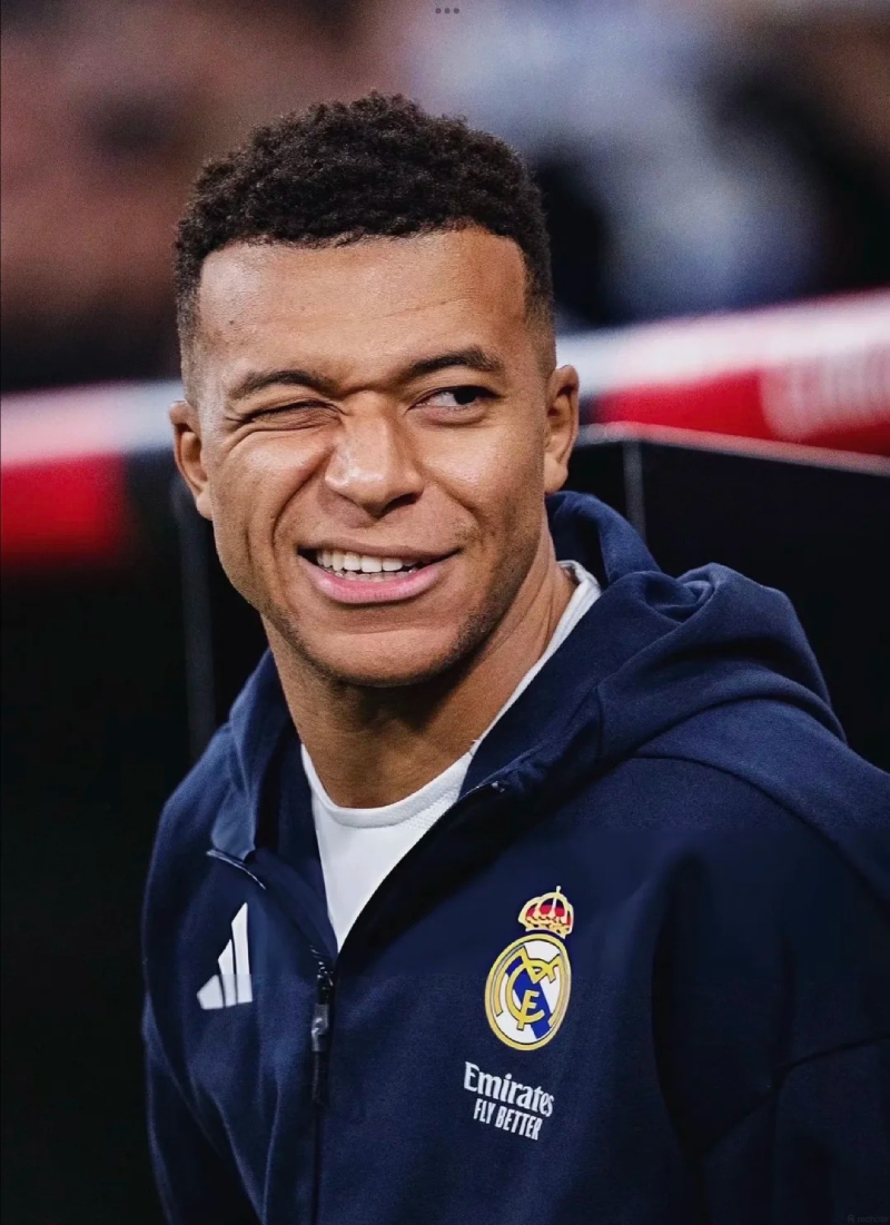 ảnh Mbappe đẹp nhất phong cách thể thao