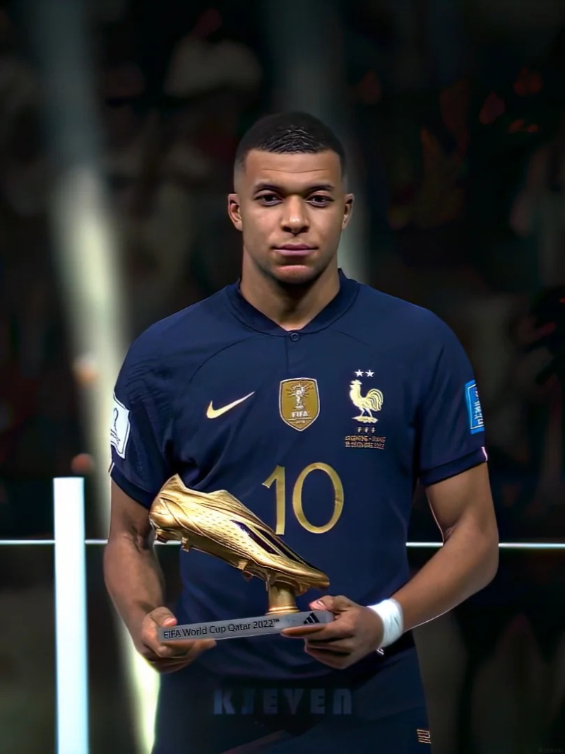 ảnh Mbappe đẹp nhất với áo số 10