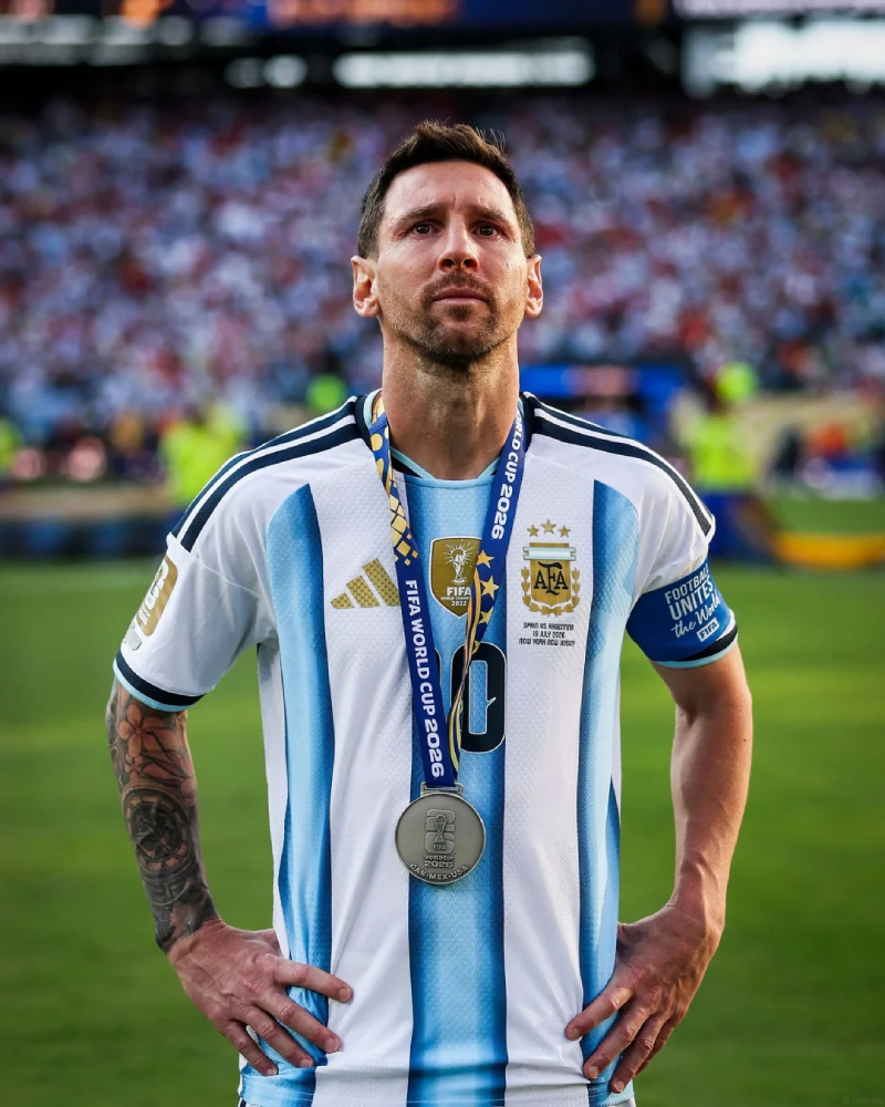 ảnh Messi với chiếc áo số 10