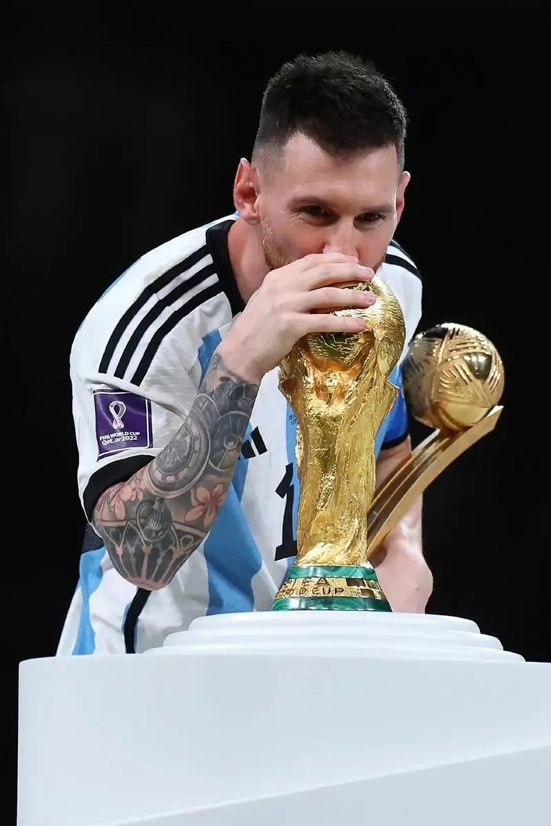 ảnh Messi với danh hiệu vô địch