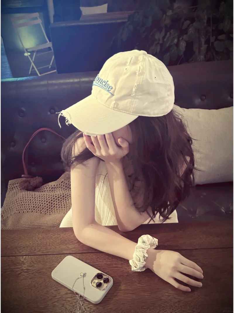 ảnh che mặt cute và đáng yêu