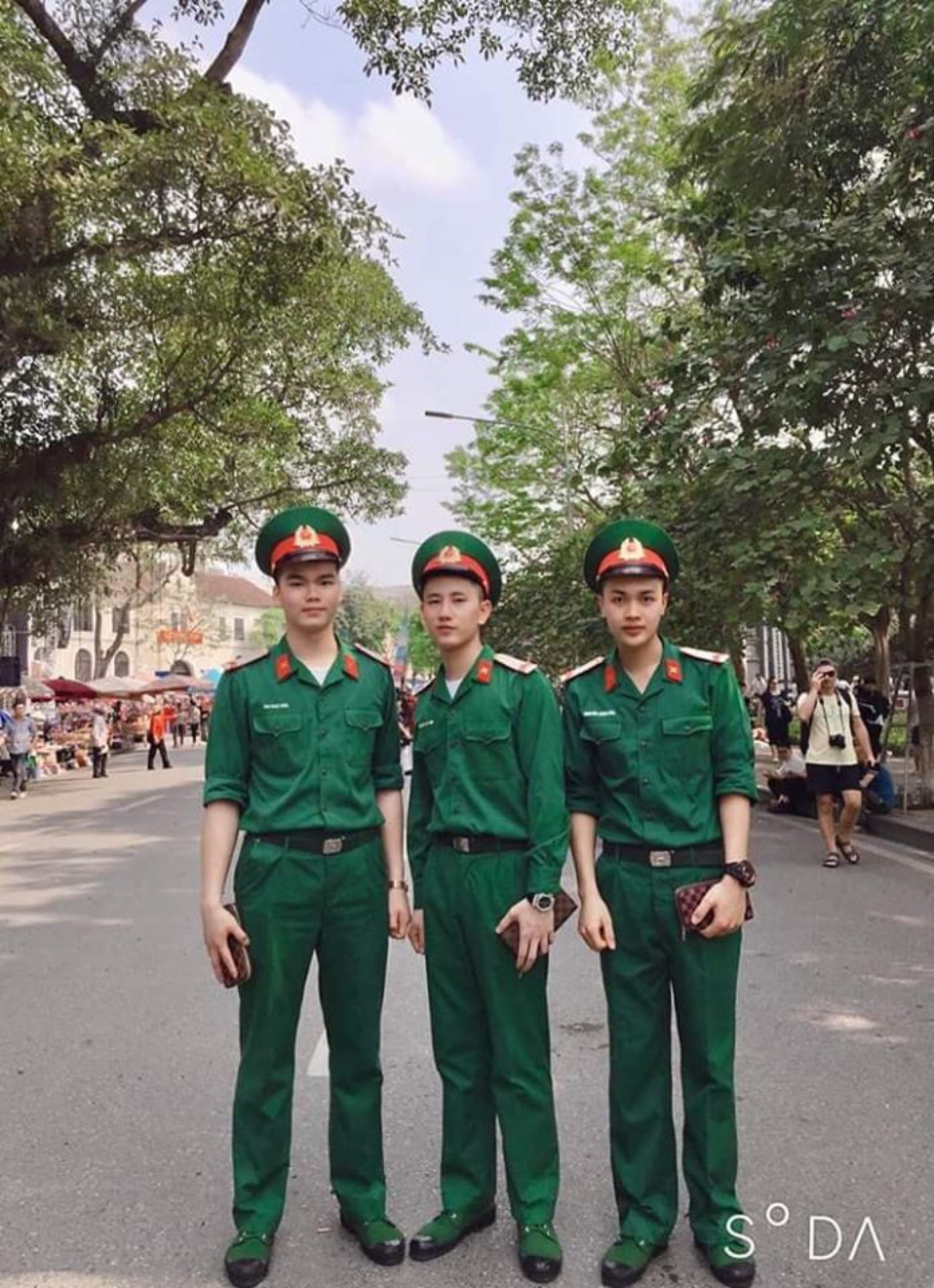 ảnh công an tham gia giao thông