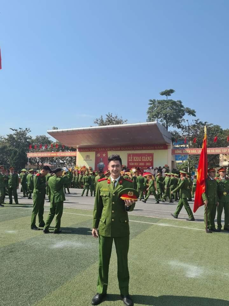 ảnh công an tham gia hoạt động cộng đồng
