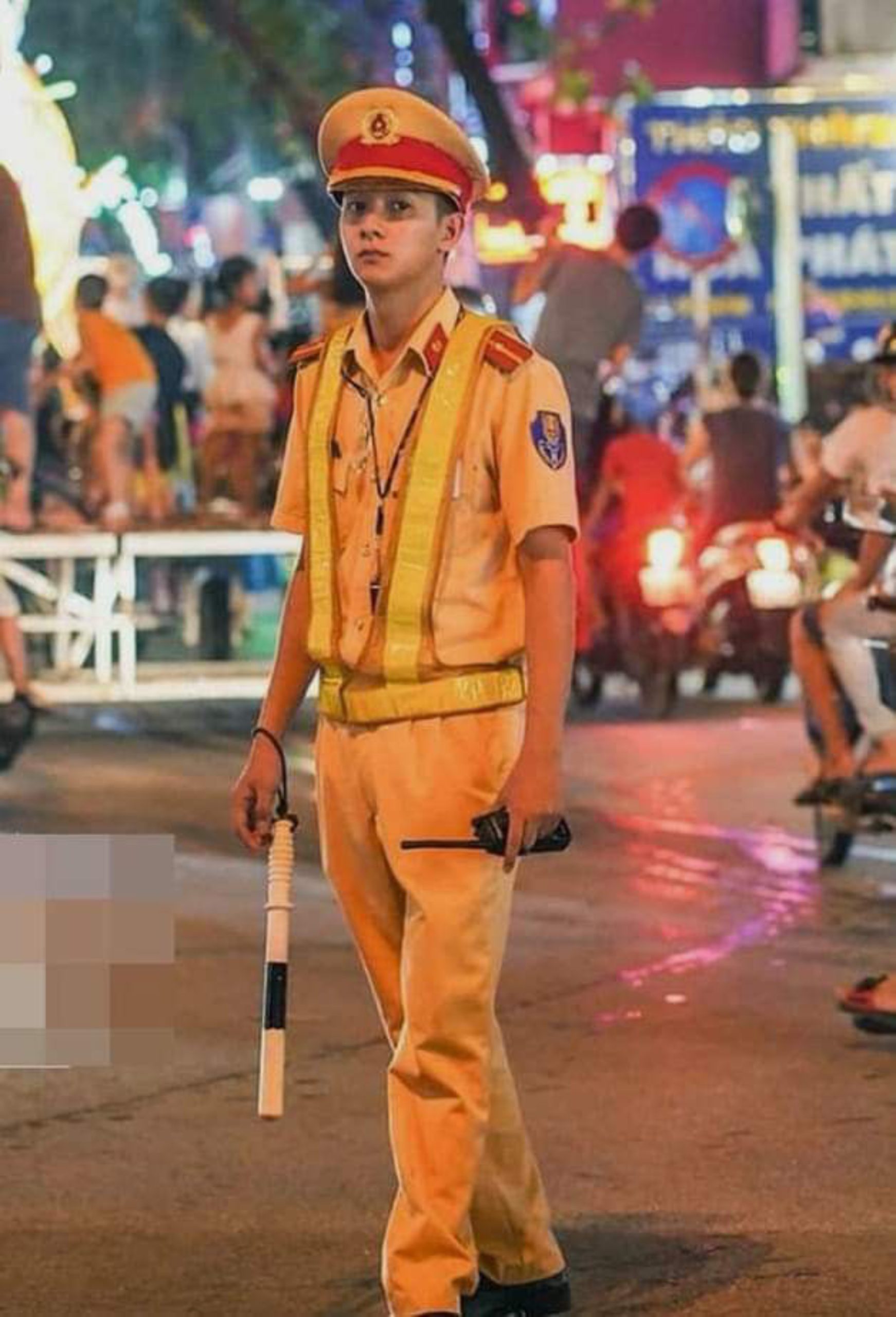 ảnh công an với trang phục chỉnh tề