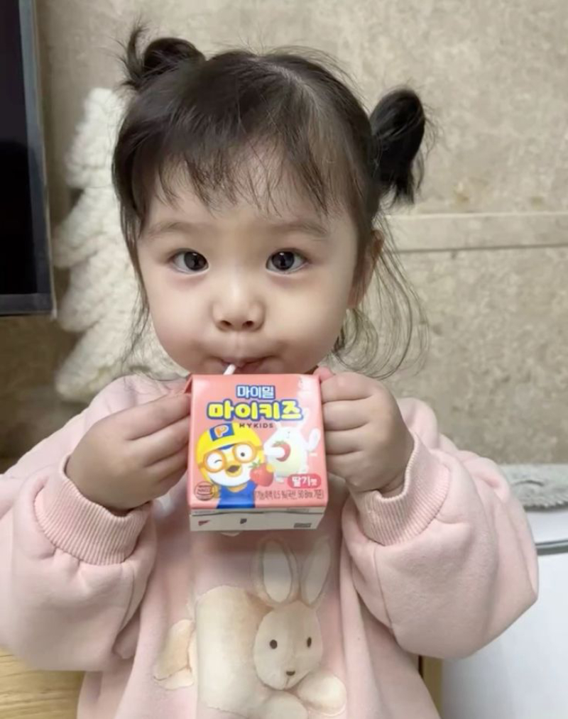 ảnh em bé cute đáng yêu nhất