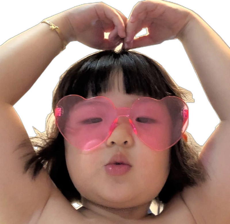 ảnh em bé cute ngộ nghĩnh và vui vẻ