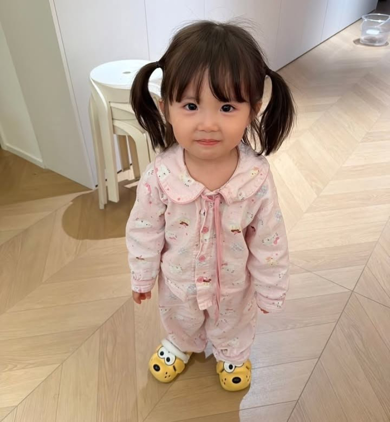 ảnh em bé cute trong trang phục xinh xắn ảnh em bé cute và vui nhộn