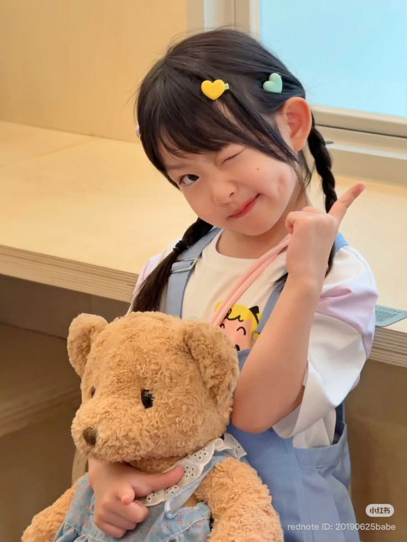 ảnh em bé cute với phong cách aesthetic
