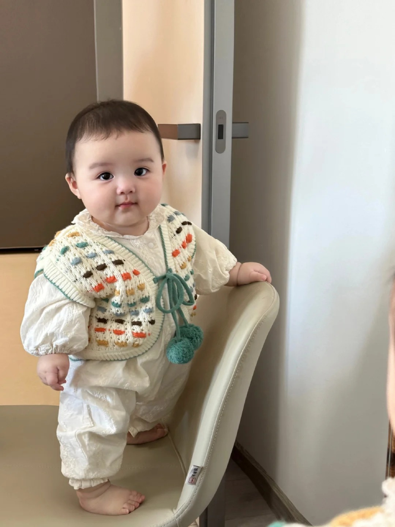 ảnh em bé cute xinh xắn