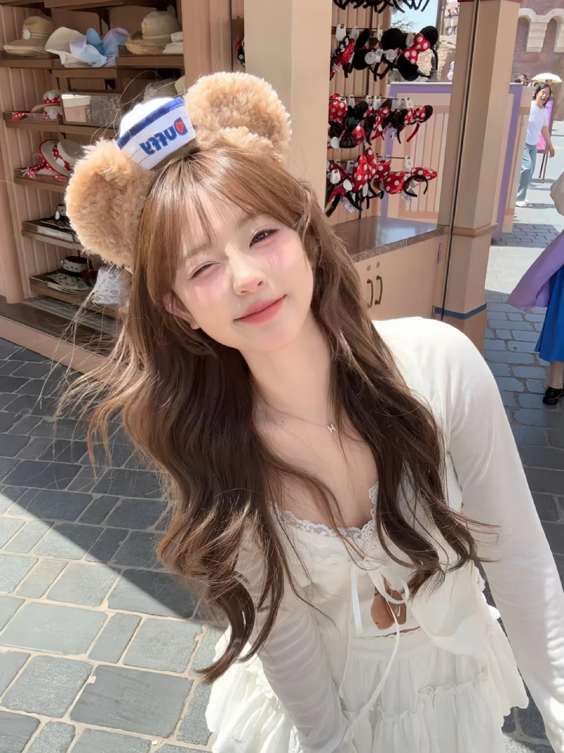 ảnh gái cute chụp ảnh cùng hoa