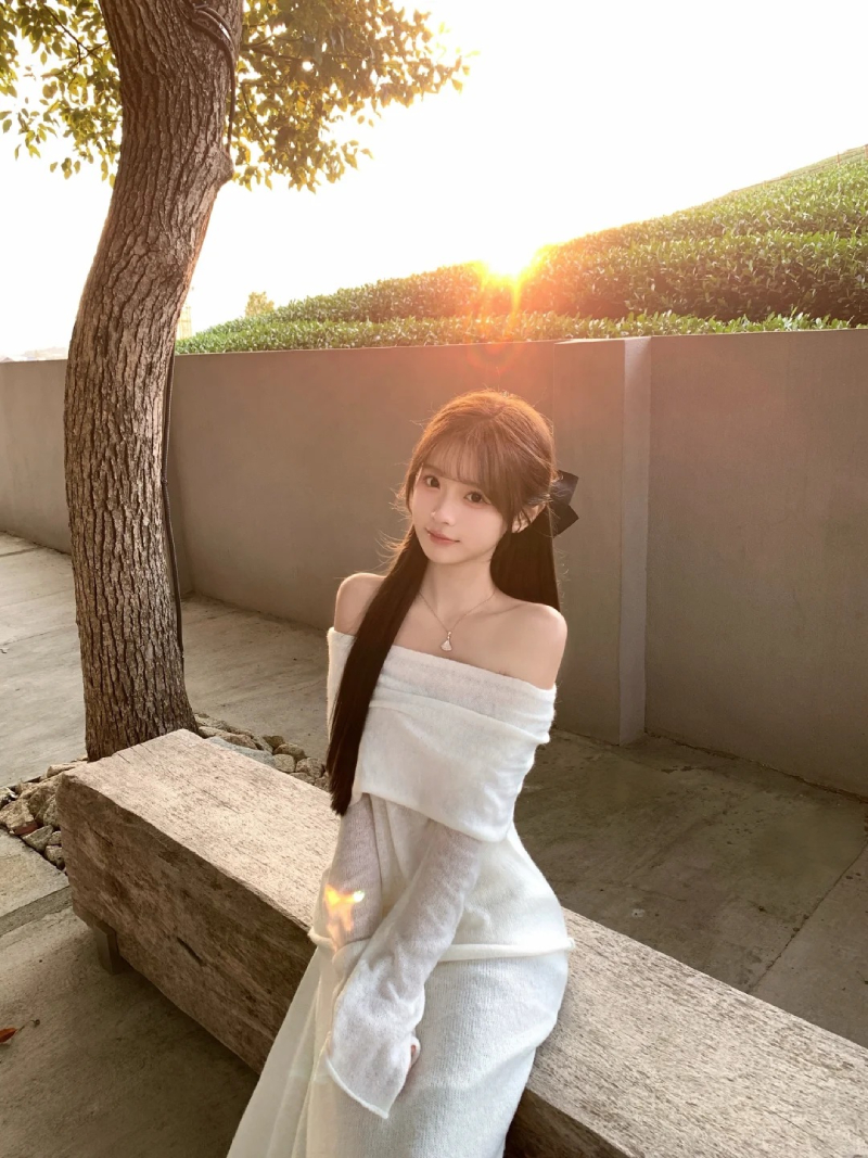ảnh gái cute tạo dáng tự nhiên