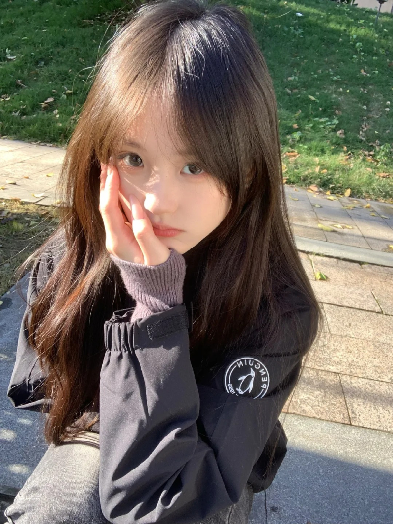 ảnh gái cute với outfit thời trang