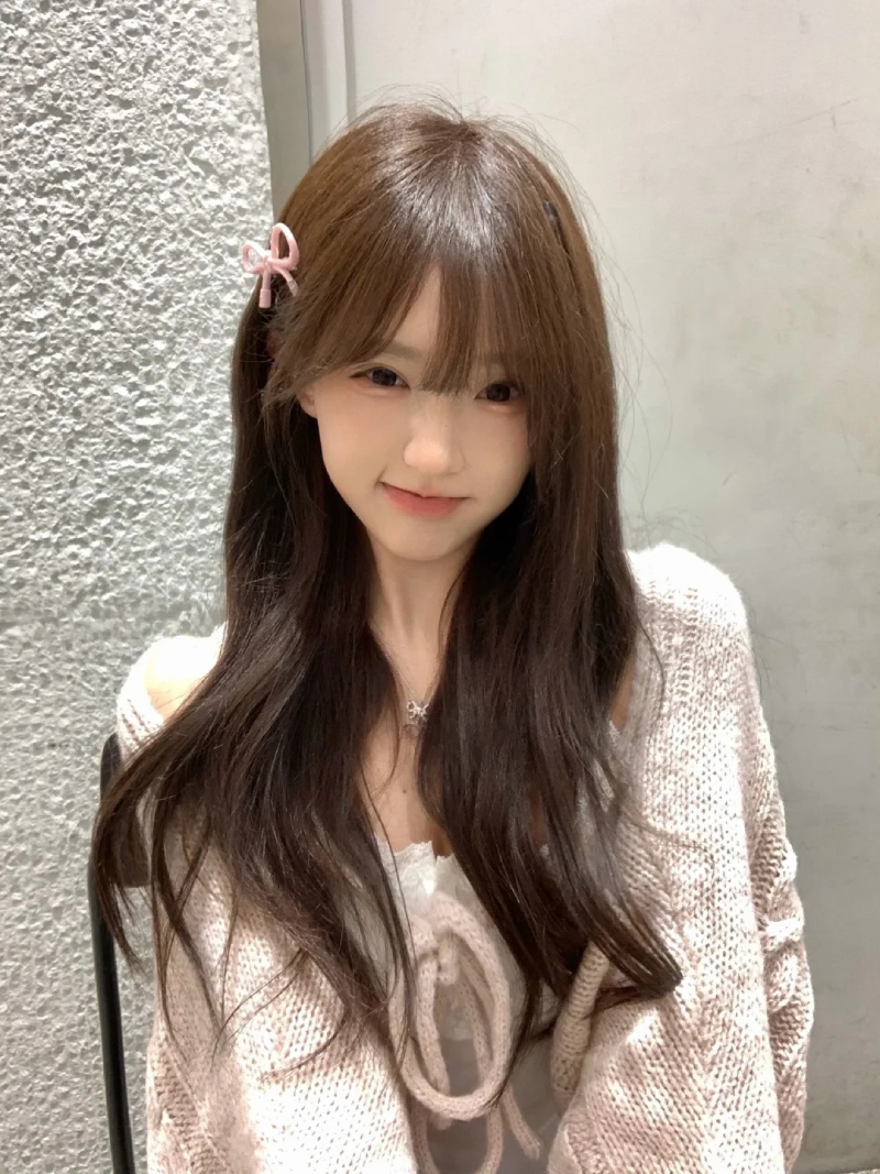 ảnh gái cute với thần thái tự nhiên