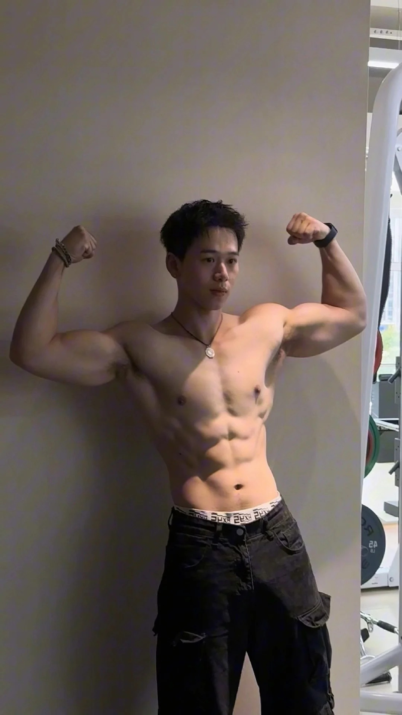 ảnh nam trẻ trung và cá tính