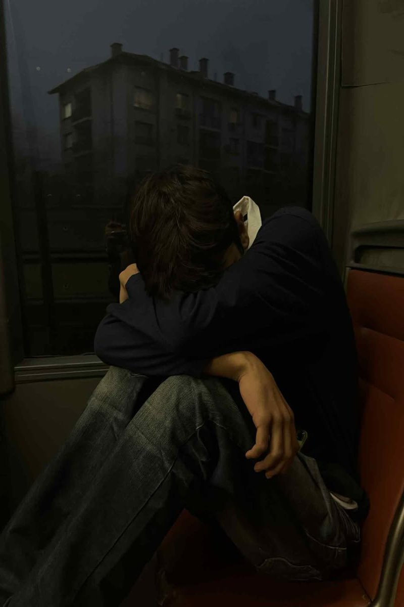 ảnh sad boy cô đơn trong đêm