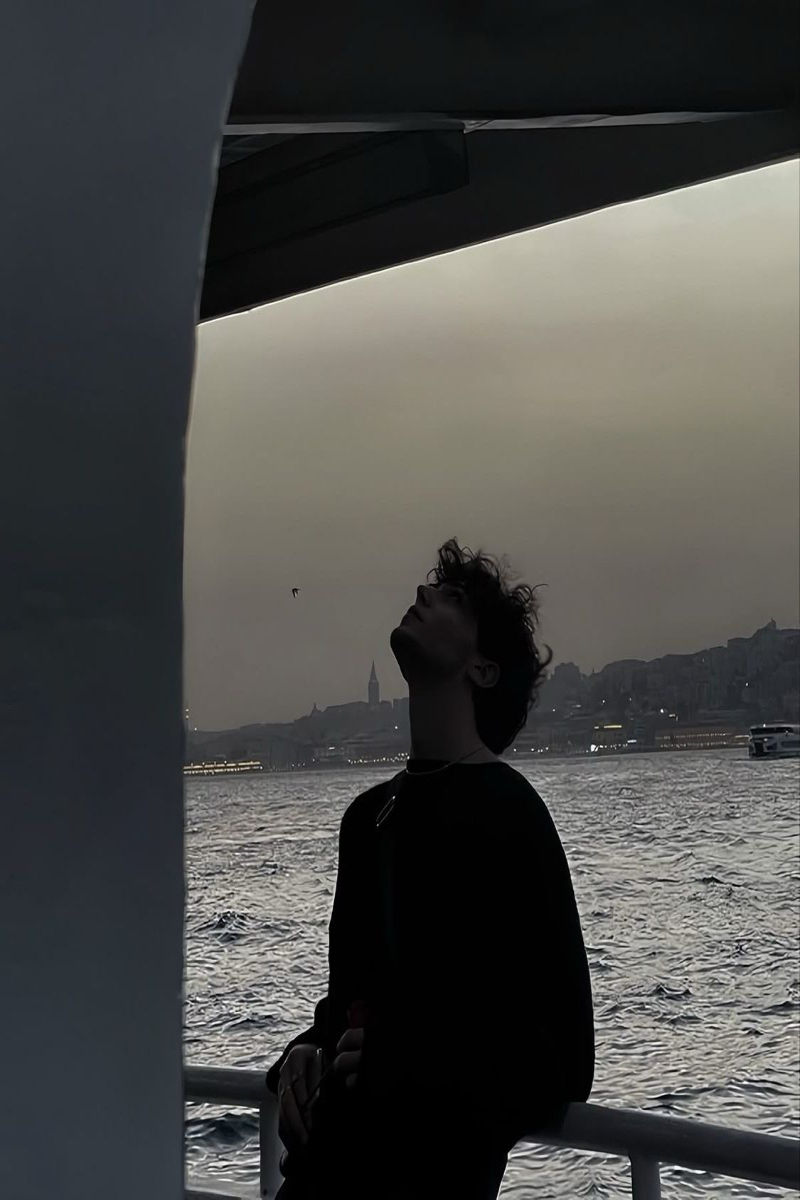 ảnh sad boy tâm trạng buồn