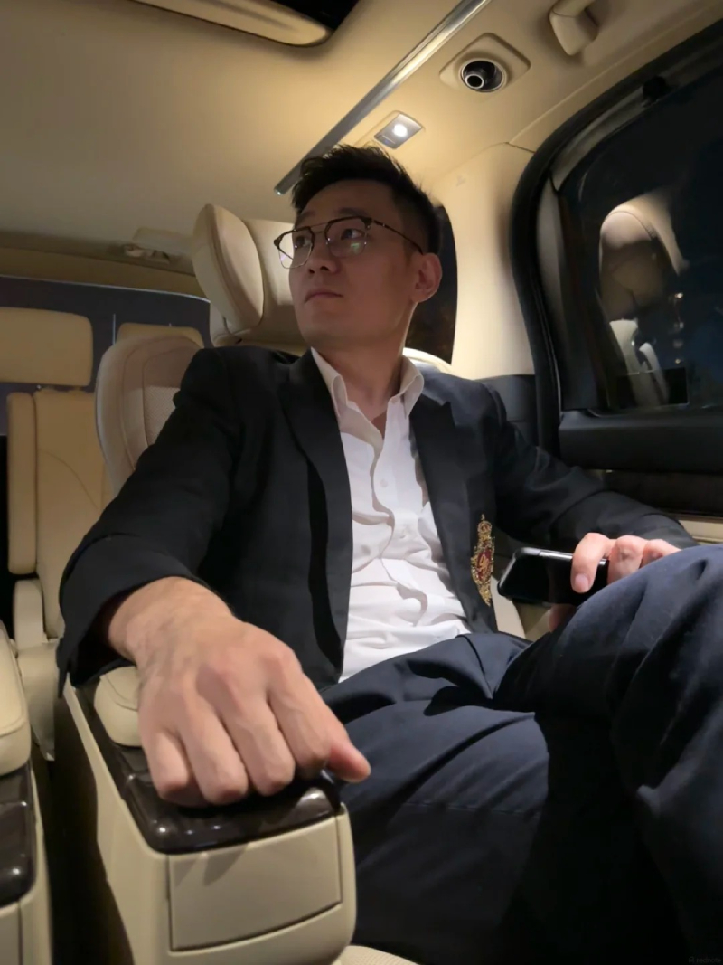 ảnh tổng tài lạnh lùng và quyền lực
