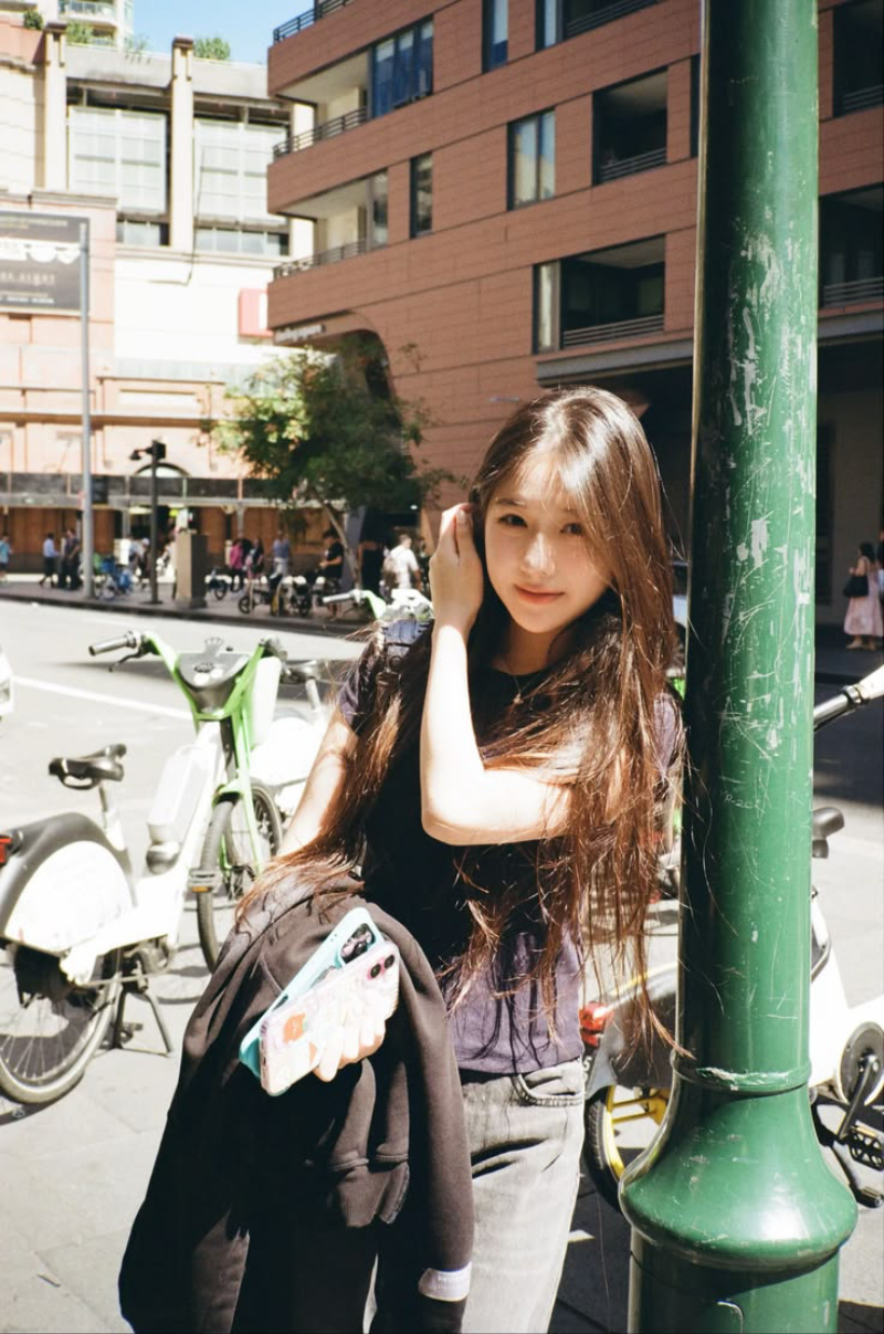 hình ảnh cô gái phong cách aesthetic