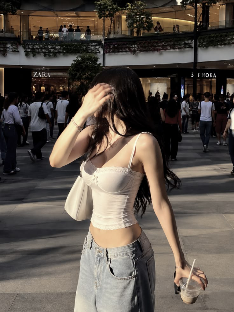 hình gái xinh che mặt phong cách nữ tính
