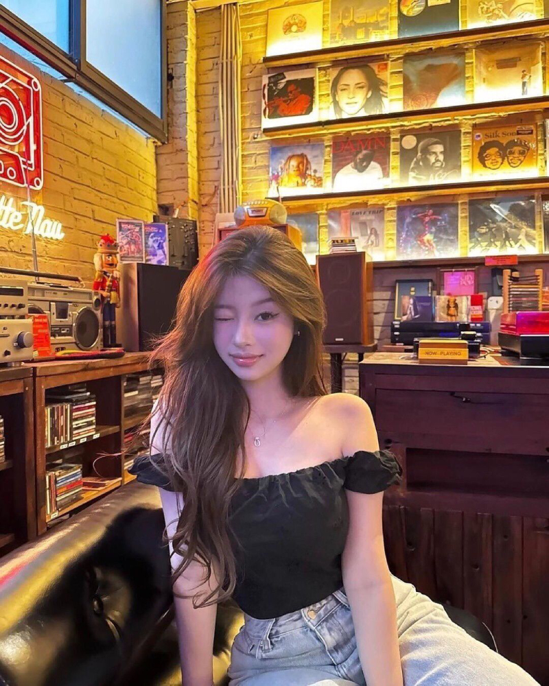 hình gái xinh với nụ cười dễ thương