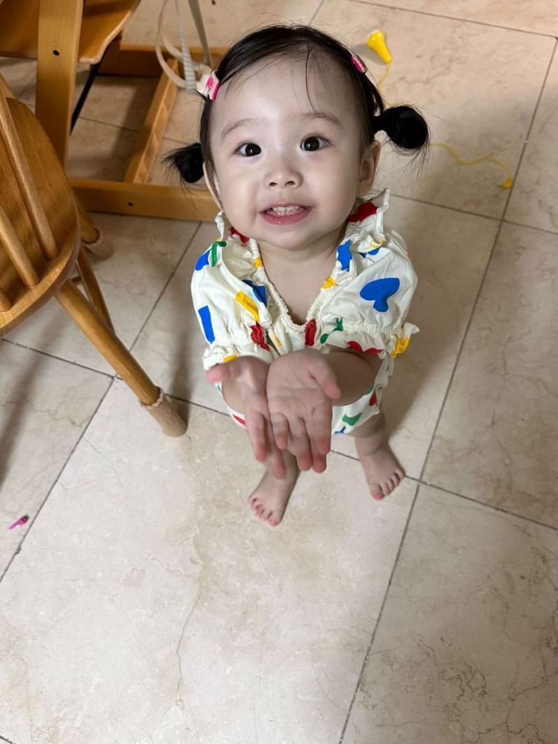 hình nền em bé cute cho điện thoại