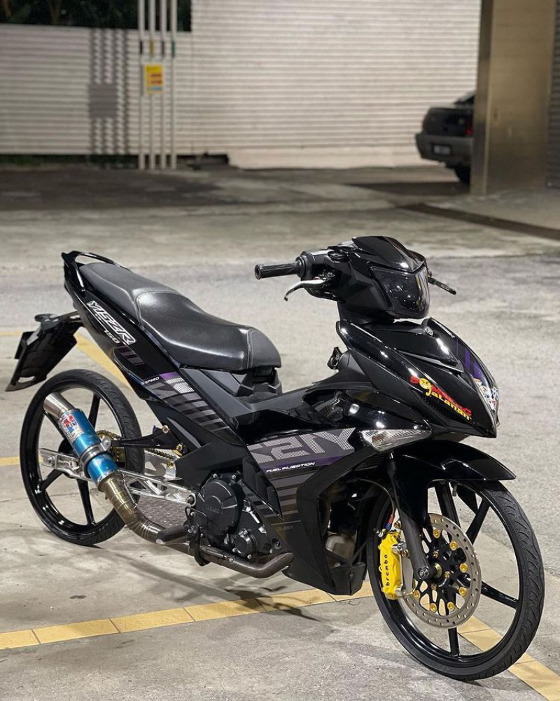 hình xe độ với nhiều phụ kiện nổi bật